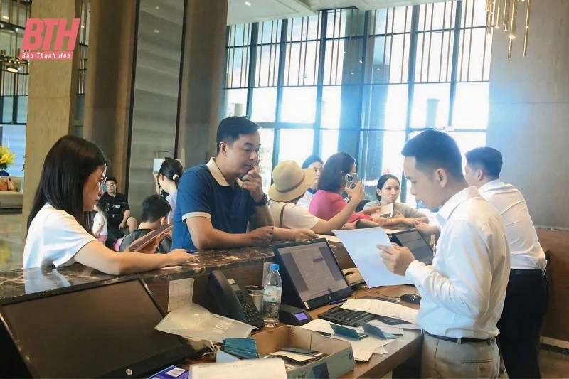 Các điểm đến nỗ lực đón khách an toàn trong kỳ nghỉ lễ