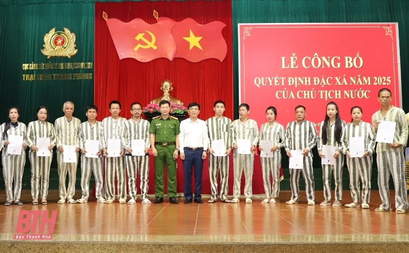 Trại giam Thanh Phong công bố Quyết định đặc xá của Chủ tịch nước