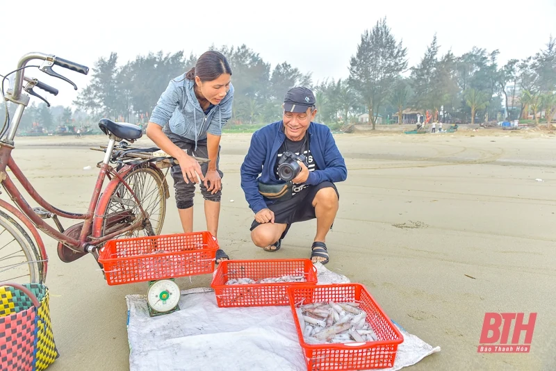 Ngư dân Quảng Xương ra khơi “săn” lộc biển dịp nghỉ lễ 30/4