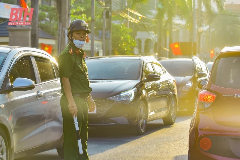 Sầm Sơn đông nghịt người trong ngày đầu nghỉ lễ