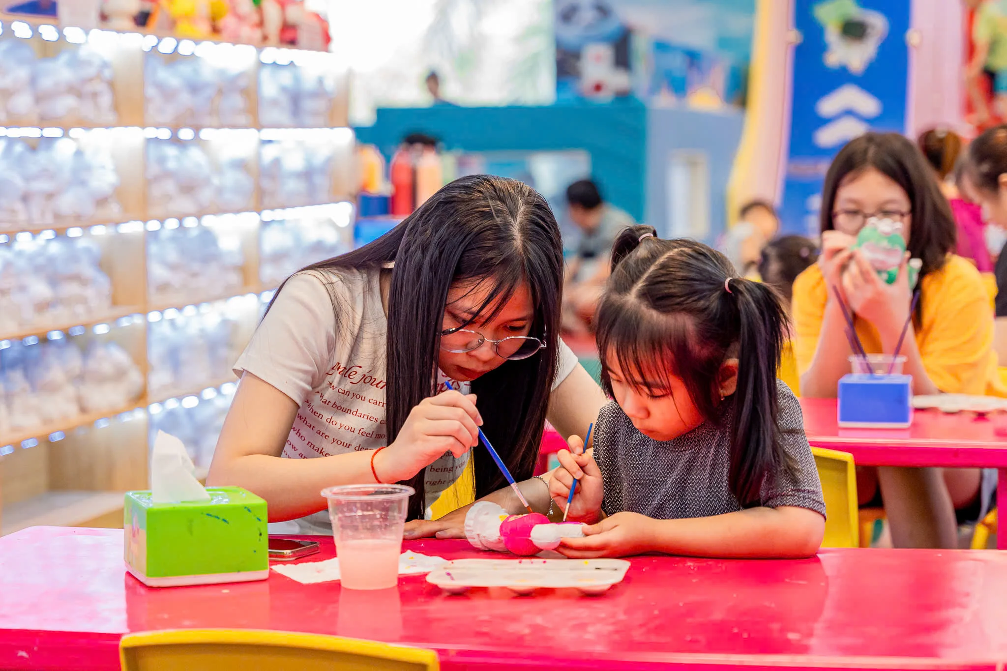 Các khu vui chơi dành cho trẻ em nhộn nhịp trong kỳ nghỉ lễ