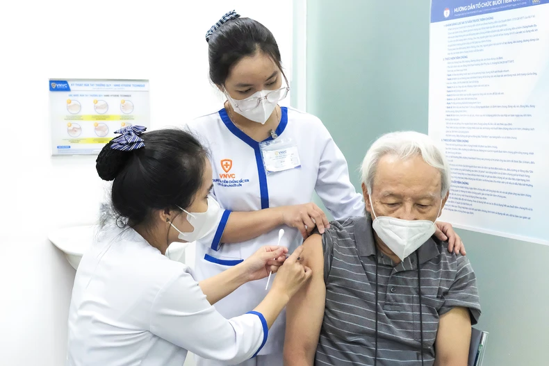 Sớm mang vaccine điều trị ung thư tiềm năng công nghệ mRNA của Nga về Việt Nam