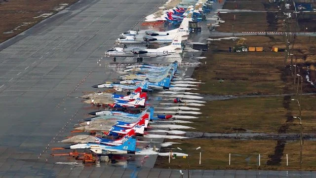 Máy bay không người lái Ukraine tấn công căn cứ không quân tinh nhuệ của Nga trước Ngày Chiến thắng