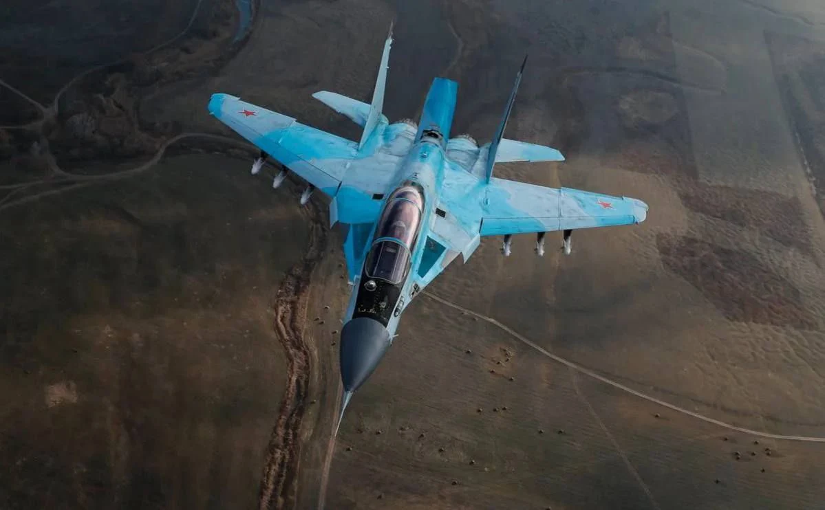 MiG-35 của Nga săn lùng máy bay không người lái Ukraine trên bầu trời Moscow