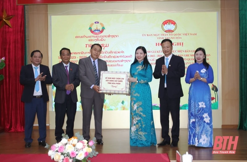 Mặt trận 2 tỉnh Thanh Hóa – Hủa Phăn ký kết bản ghi nhớ giai đoạn 2025-2027