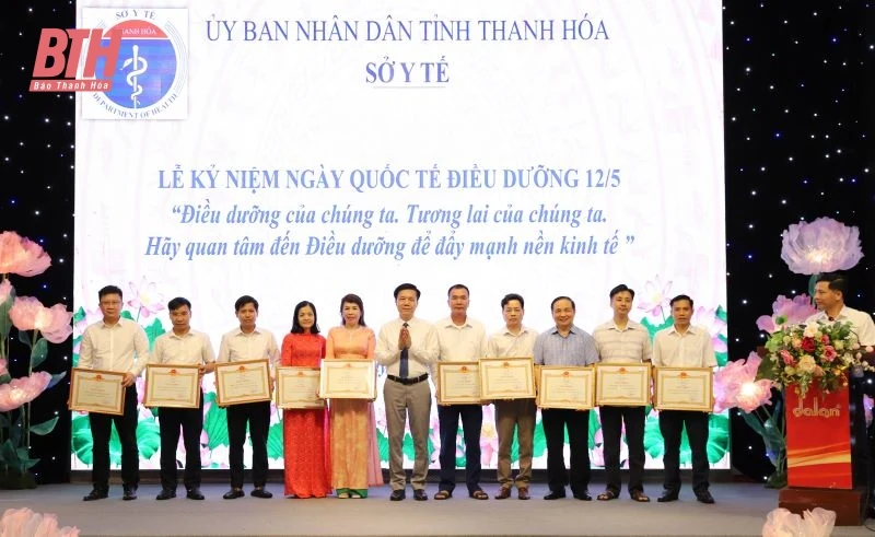 Kỷ niệm Ngày Quốc tế Điều dưỡng và cập nhật kiến thức trong thực hành lâm sàng, quản lý điều dưỡng