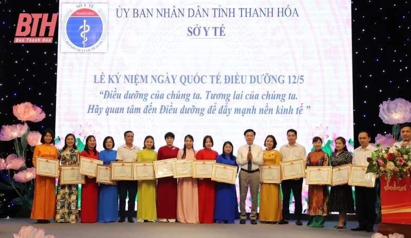 Kỷ niệm Ngày Quốc tế Điều dưỡng và cập nhật kiến thức trong thực hành lâm sàng, quản lý điều dưỡng