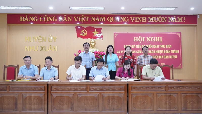Như Xuân: Ký cam kết trách nhiệm hoàn thành xóa nhà tạm, nhà dột nát