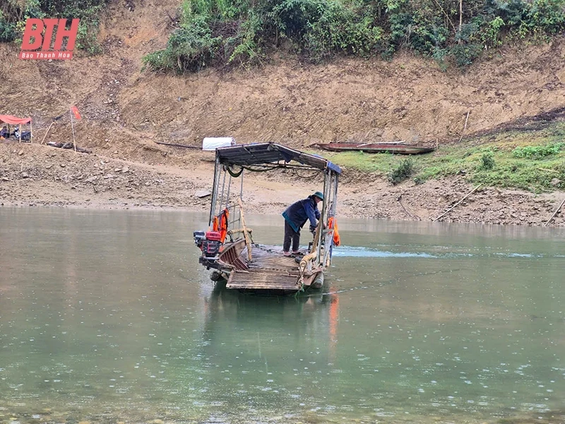 Sa Lắng, gần mà xa