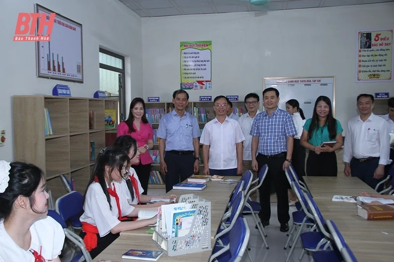 Khánh thành thư viện Trường THCS Vạn Xuân do Tập đoàn Xăng dầu Việt Nam tài trợ