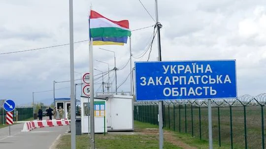 Bê bối gián điệp gây rạn nứt ngoại giao giữa Hungary và Ukraine