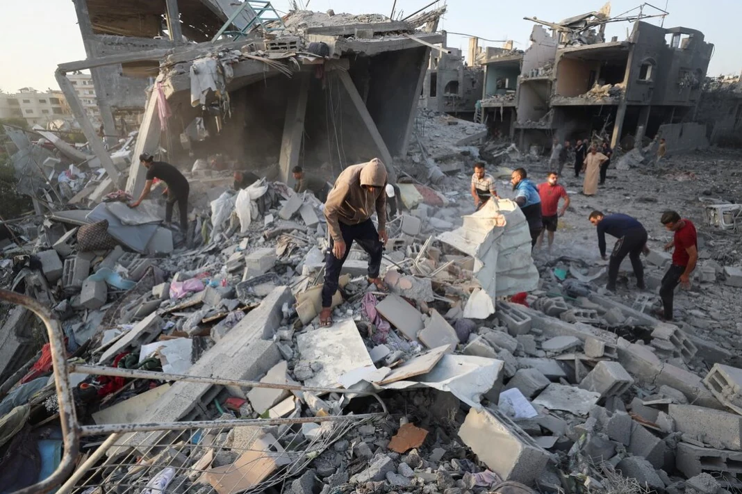 Israel tăng cường ném bom Gaza khi ông Trump đến thăm Trung Đông