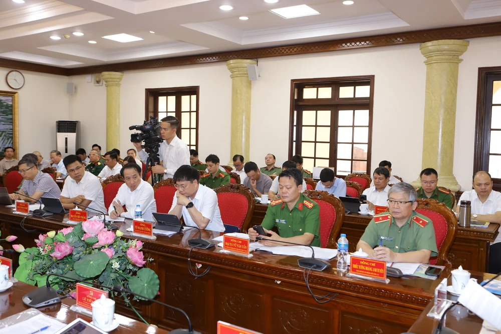 Ban Thường vụ Tỉnh ủy làm việc với Đoàn công tác Bộ Công an về chuyển đổi số