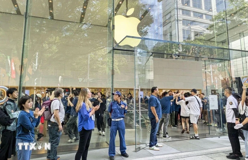 Gã khổng lồ Apple đang cân nhắc tăng giá iPhone mới