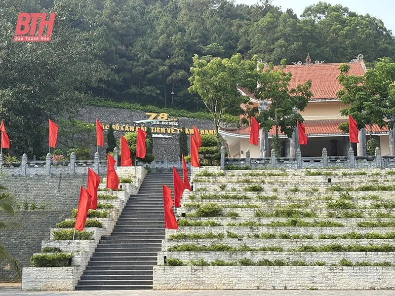 Nơi đó, in dấu chân Người