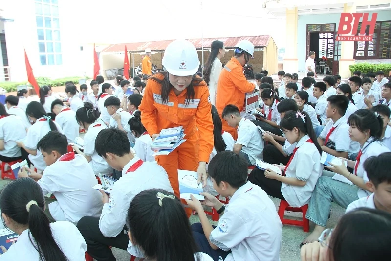 Nâng cao công tác tuyên truyền, hướng đến cộng đồng sử dụng điện an toàn, tiết kiệm