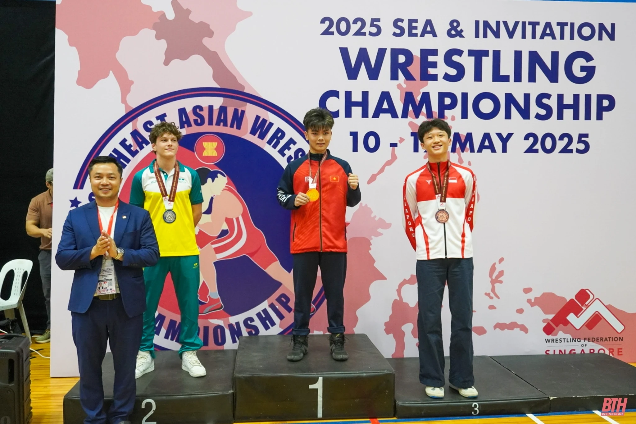 Các đô vật xứ Thanh giành cú đúp “vàng” ở đấu trường quốc tế