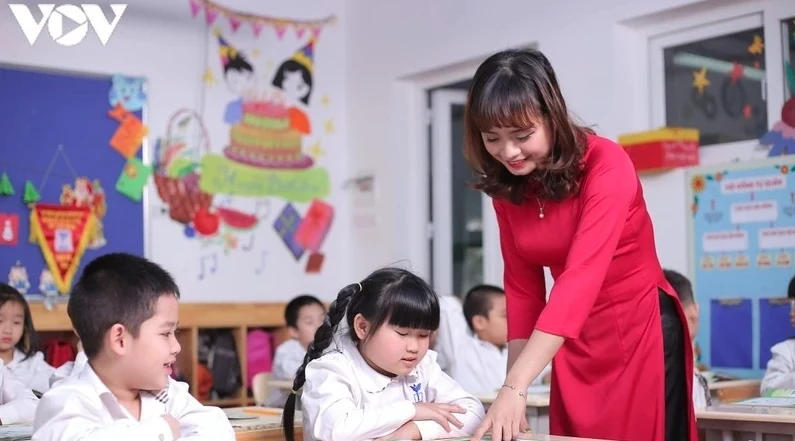 Nhiều điểm mới về quy định trả lương dạy thêm giờ của giáo viên trường công lập