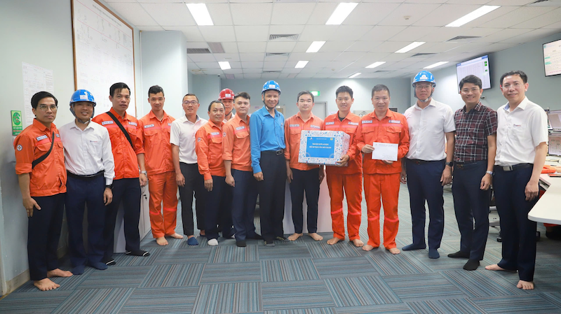 Đoàn công tác Tổng Công ty Phát điện 1 thăm và làm việc tại Công ty Nhiệt điện Nghi Sơn