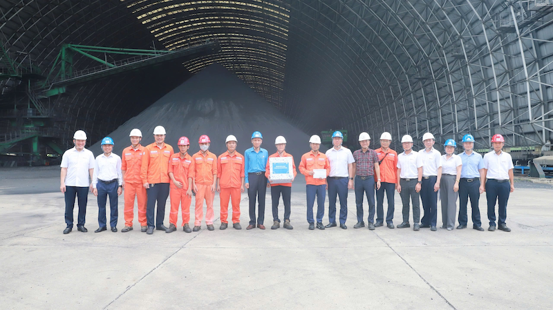 Đoàn công tác Tổng Công ty Phát điện 1 thăm và làm việc tại Công ty Nhiệt điện Nghi Sơn