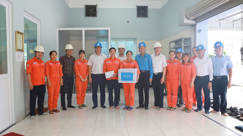 Đoàn công tác Tổng Công ty Phát điện 1 thăm và làm việc tại Công ty Nhiệt điện Nghi Sơn