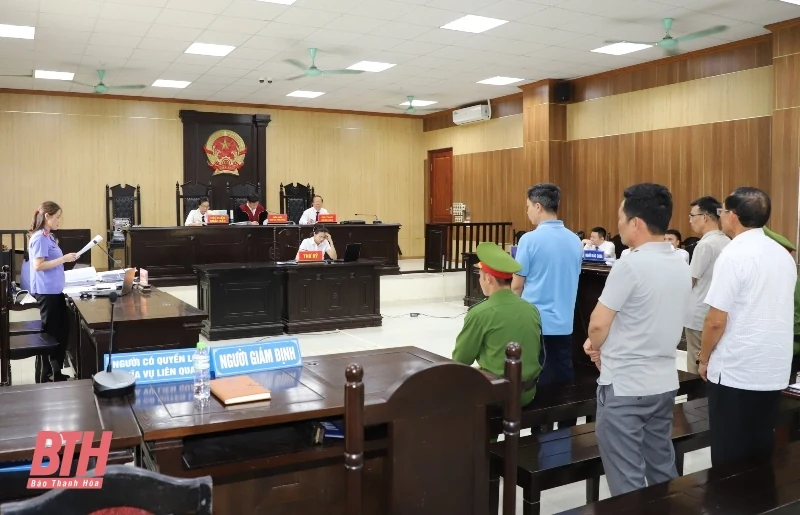 Cựu Chủ tịch, Phó Chủ tịch UBND huyện Quảng Xương bị tuyên phạt 5 năm tù