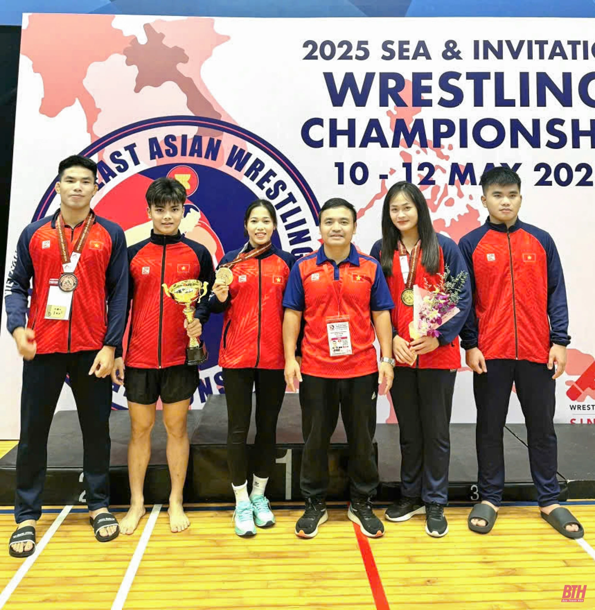 Các đô vật xứ Thanh giành cú đúp “vàng” ở đấu trường quốc tế