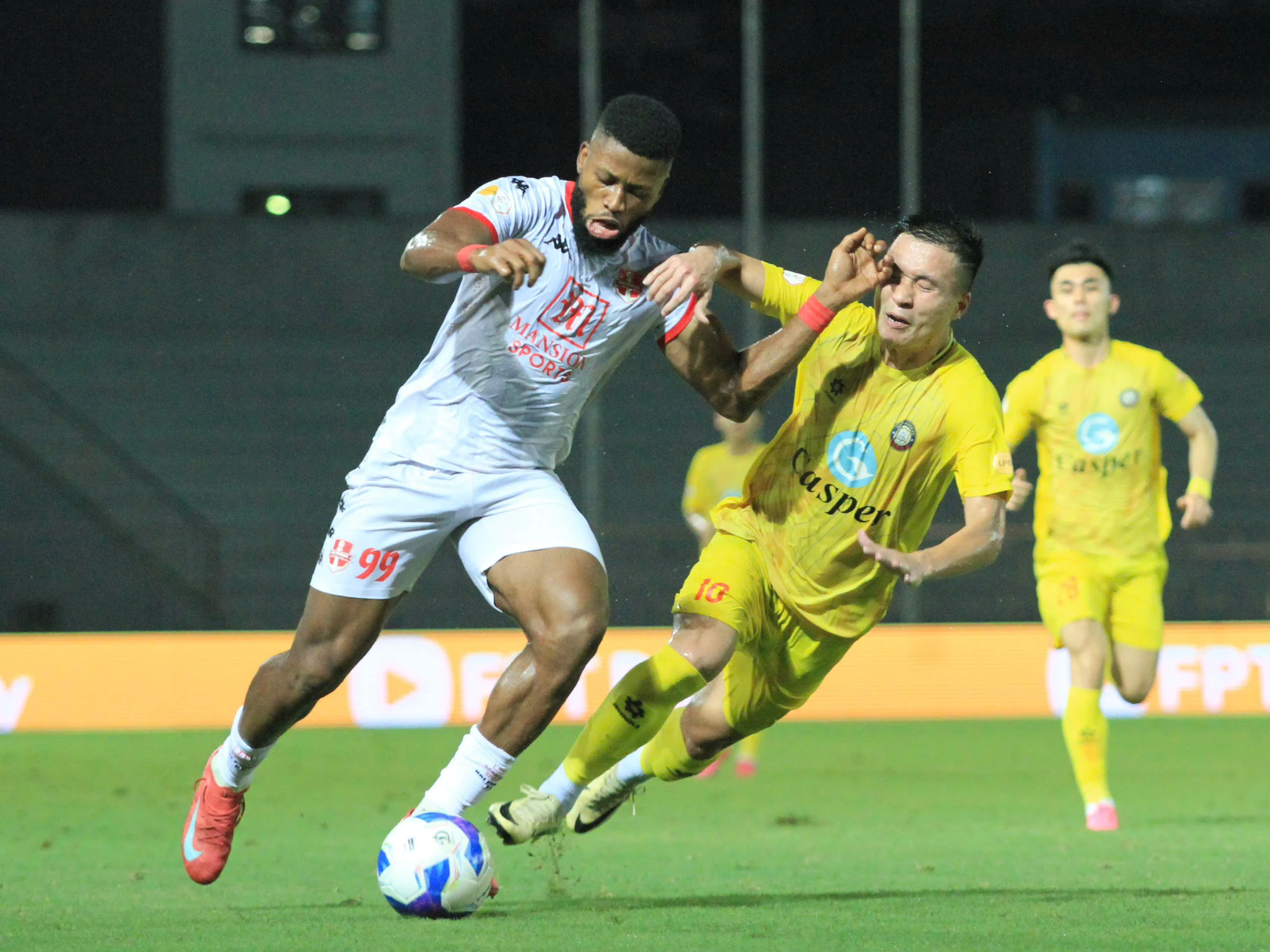 Đông Á Thanh Hóa trắng tay rời sân Lạch Tray