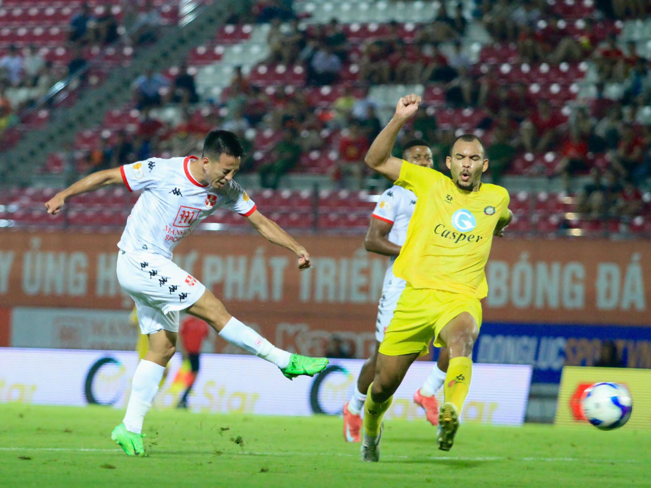 Đông Á Thanh Hóa trắng tay rời sân Lạch Tray