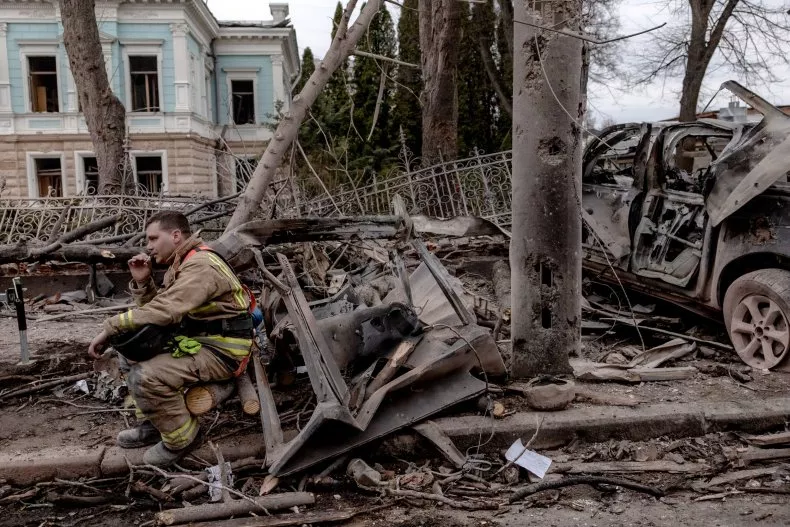 Ukraine ra lệnh di tản khi quân đội Nga áp sát biên giới