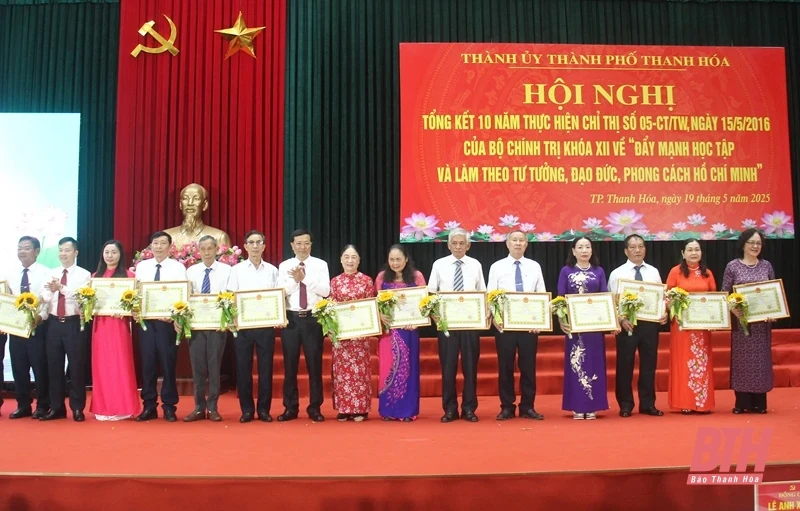 Thành ủy TP Thanh Hóa tổng kết 10 năm thực hiện Chỉ thị số 05-CT/TW của Bộ Chính trị