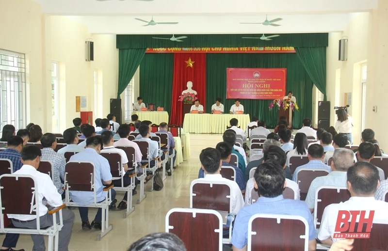 Trưởng Ban Tuyên giáo và Dân vận Tỉnh ủy Đào Xuân Yên tiếp xúc cử tri huyện Lang Chánh