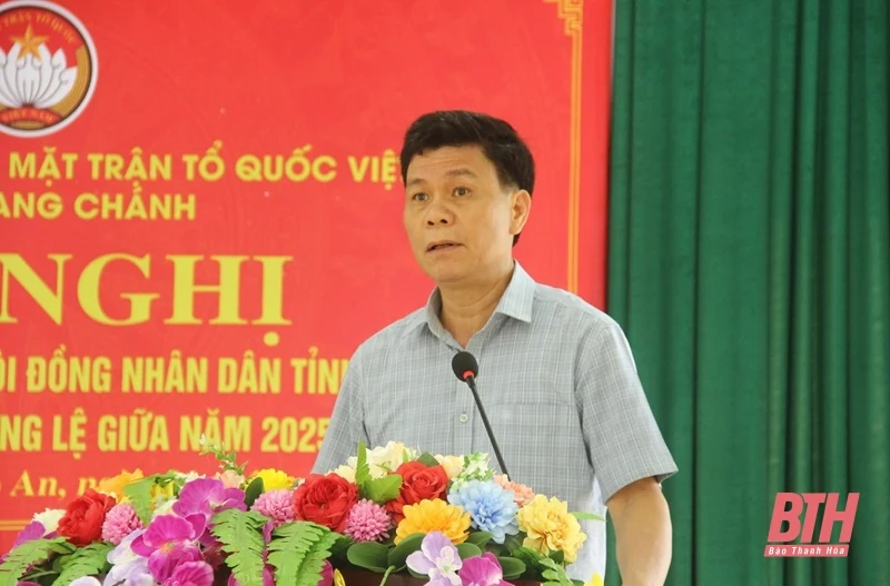 Trưởng Ban Tuyên giáo và Dân vận Tỉnh ủy Đào Xuân Yên tiếp xúc cử tri huyện Lang Chánh