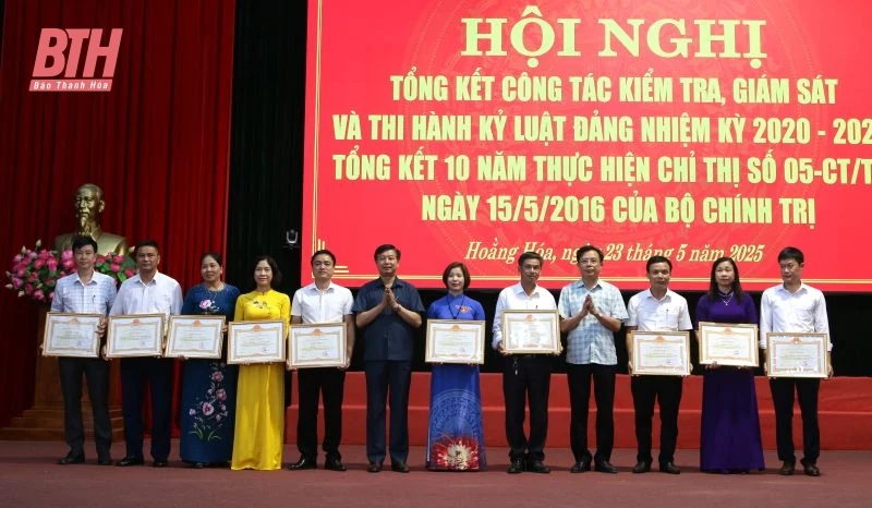 Huyện Hoằng Hóa tổng kết 10 năm thực hiện Chỉ thị số 05 của Bộ Chính trị