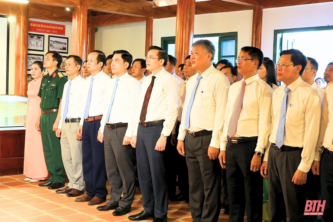 Thiệu Hóa: Dâng hương tưởng niệm 135 năm ngày sinh Chủ tịch Hồ Chí Minh