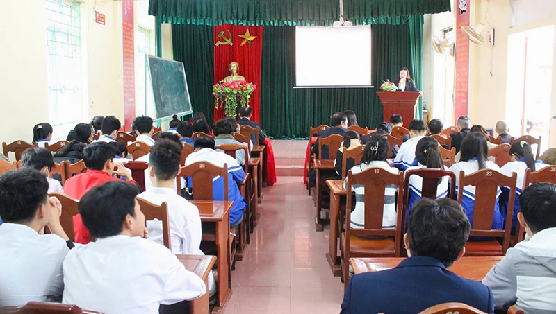 Nâng cao chất lượng đào tạo, bồi dưỡng lý luận chính trị cho cán bộ cơ sở