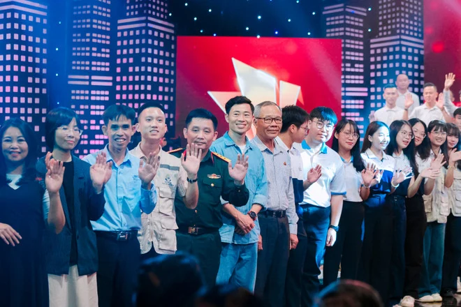 Hành trình 10 năm Việc tử tế: Vinh danh hơn 2.500 nhân vật khắp cả nước