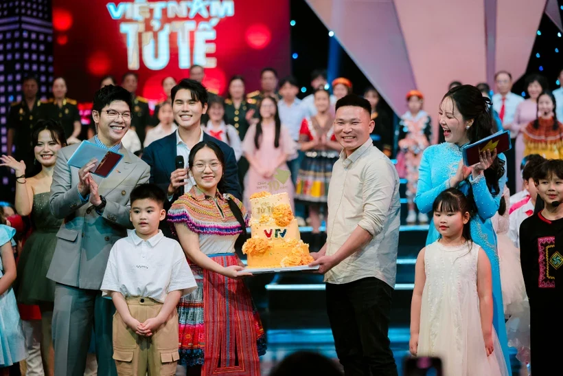 Hành trình 10 năm Việc tử tế: Vinh danh hơn 2.500 nhân vật khắp cả nước