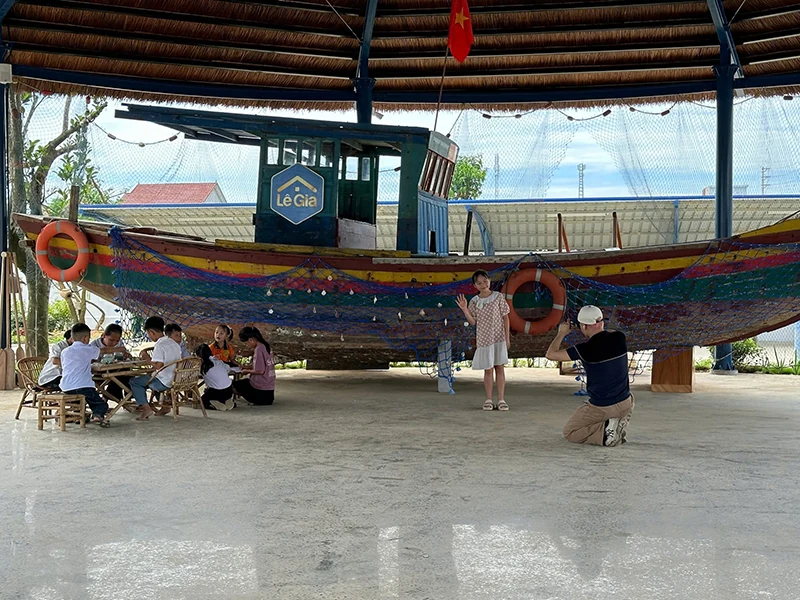 Khát vọng cùng quê hương đẹp hơn mỗi ngày