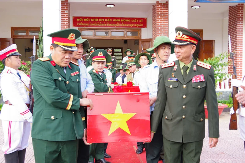 Tiếp nhận và hồi hương 21 hài cốt về nước an táng