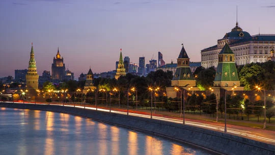 Điện Kremlin phản ứng với việc phương Tây dỡ bỏ giới hạn vũ khí tầm xa cho Ukraine