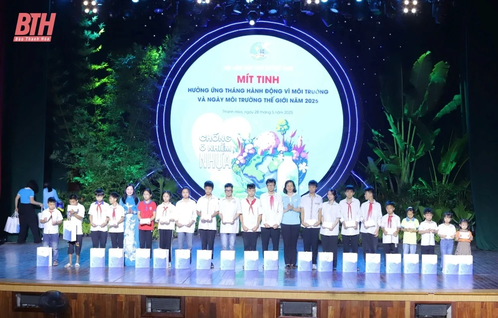 Mít tinh hưởng ứng Tháng hành động vì môi trường và Ngày Môi trường thế giới với chủ đề “Chống ô nhiễm nhựa”