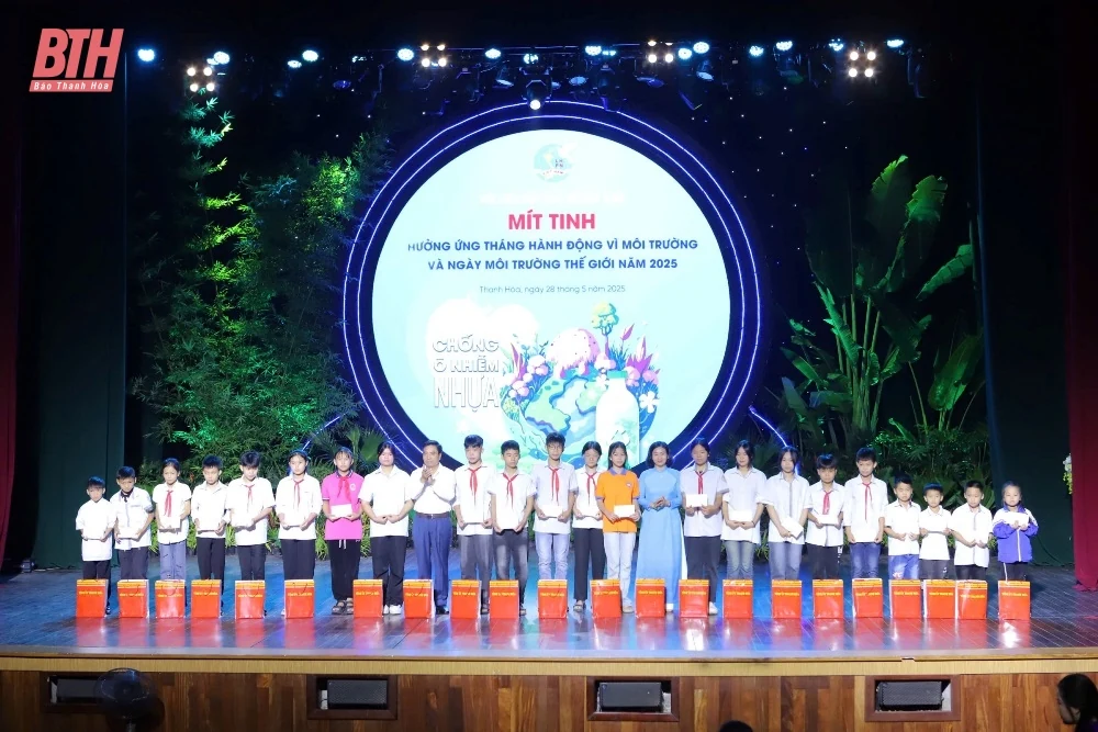 Mít tinh hưởng ứng Tháng hành động vì môi trường và Ngày Môi trường thế giới với chủ đề “Chống ô nhiễm nhựa”