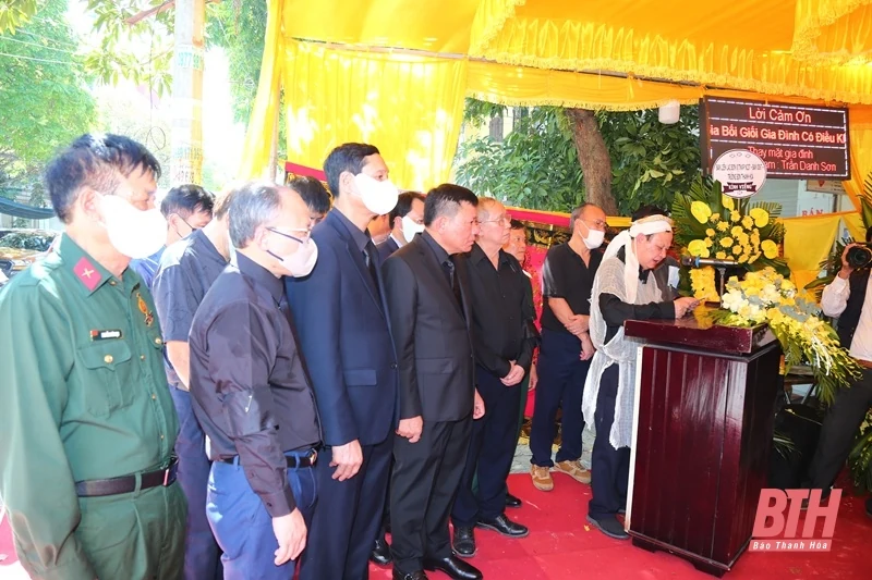 Lễ truy điệu, tiễn đưa đồng chí Trần Đình Lăng, nguyên Phó Chủ tịch Thường trực UBND tỉnh về nơi an nghỉ cuối cùng