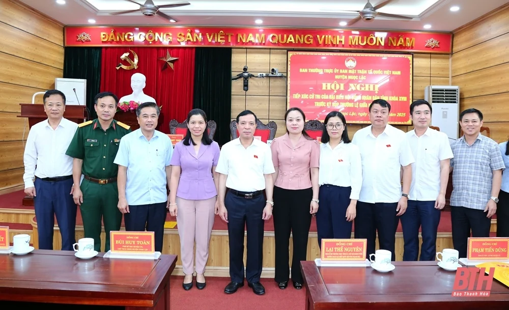 Phó Bí thư Thường trực Tỉnh ủy, Chủ tịch HĐND tỉnh, Trưởng Đoàn ĐBQH tỉnh Lại Thế Nguyên tiếp xúc cử tri huyện Ngọc Lặc