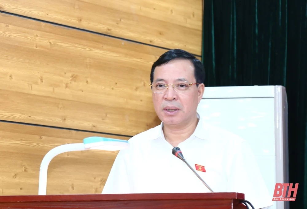 Phó Bí thư Thường trực Tỉnh ủy, Chủ tịch HĐND tỉnh, Trưởng Đoàn ĐBQH tỉnh Lại Thế Nguyên tiếp xúc cử tri huyện Ngọc Lặc