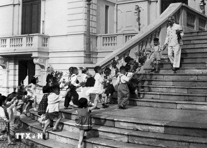 Thư Bác Hồ gửi các cháu thiếu niên nhi đồng nhân Ngày Quốc tế Thiếu nhi 1/6