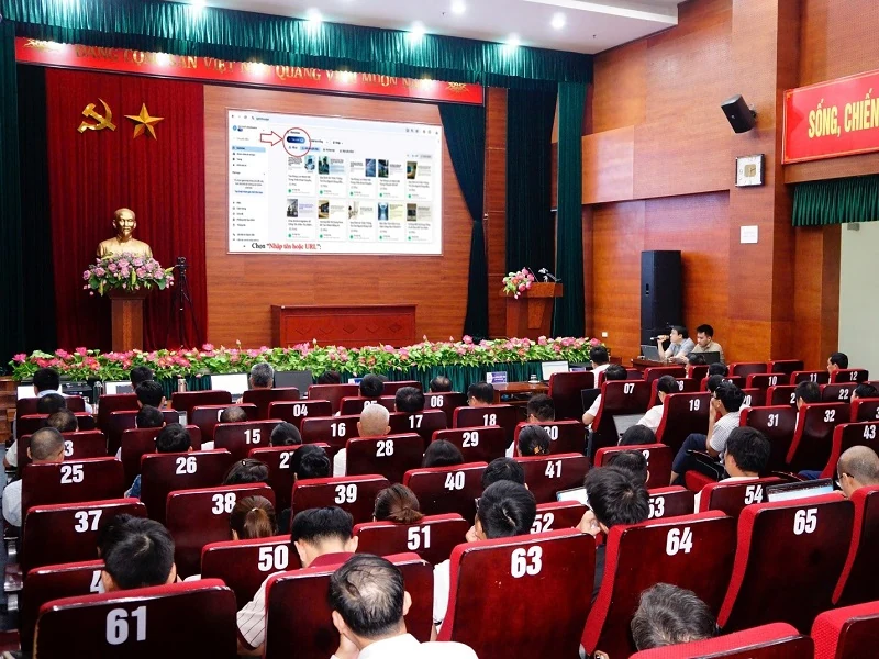 Đào tạo sử dụng các ứng dụng AI và nâng cao nghiệp vụ công nghệ thông tin cho người dùng đầu cuối