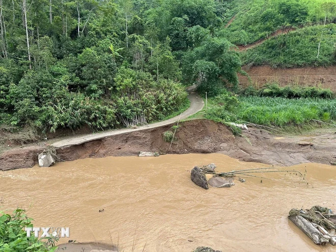 Thủ tướng chỉ đạo tập trung ứng phó nguy cơ mưa lớn, sạt lở đất, lũ quét