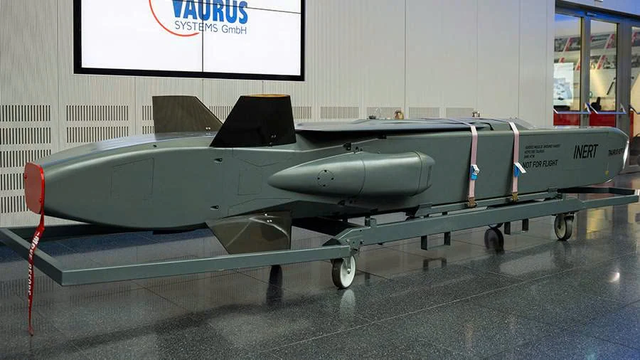 Đức xoay trục viện trợ Ukraine: Phát tín hiệu mạnh về vũ khí tầm xa?